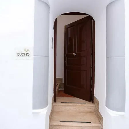 Nyaraló A Passo Duomo *